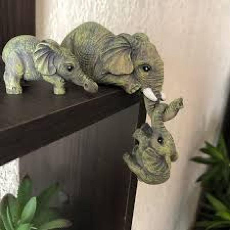 Elephant Family Edge Hanging Showpiece